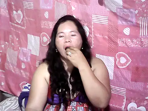 hotpusie 4u online show from 05/11/26, 02:12
