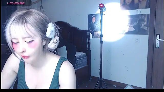 candy cola online show from 11/04/25, 01:38