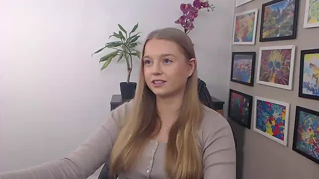 Snapshot of Mysteryerica chatting on 01/15/25, 09:35 Mysteryerica online show from 01/15/25, 09:35