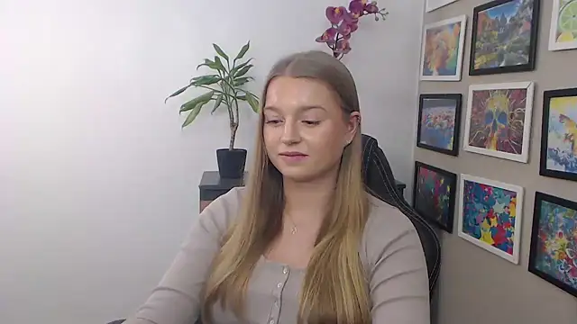 Snapshot of Mysteryerica chatting on 01/15/25, 12:36 Mysteryerica online show from 01/15/25, 12:36