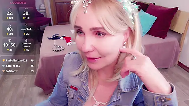 Snapshot of _unique_cam_ chatting on 12/14/24, 03:15  unique cam  online show from 12/14/24, 03:15