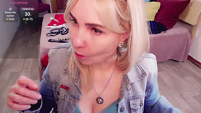 Snapshot of _unique_cam_ chatting on 01/06/25, 10:02  unique cam  online show from 01/06/25, 10:02