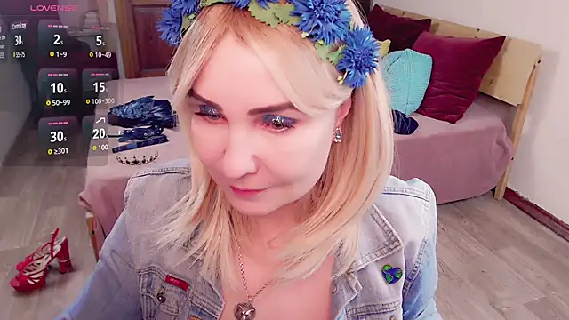 Snapshot of _unique_cam_ chatting on 02/02/25, 08:57  unique cam  online show from 02/02/25, 08:57