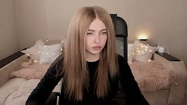 ViolettaLopez online show from 02/16/25, 10:21