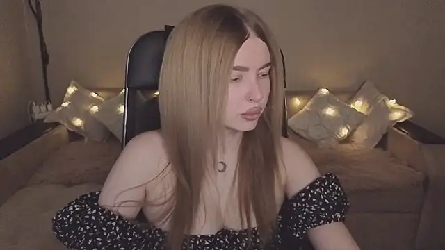 ViolettaLopez online show from 11/10/25, 12:15