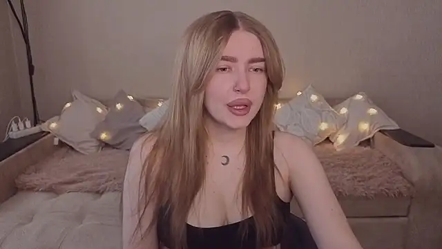 ViolettaLopez online show from 04/10/26, 01:27