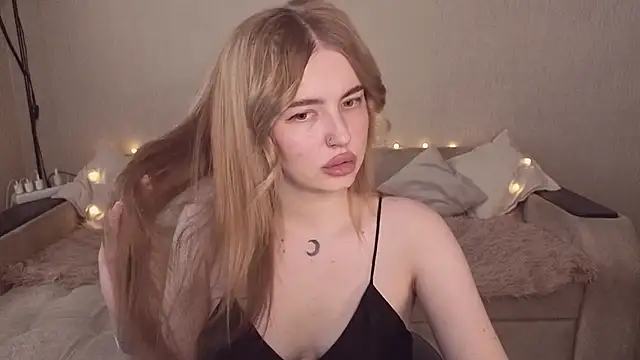 ViolettaLopez online show from 06/24/26, 03:11