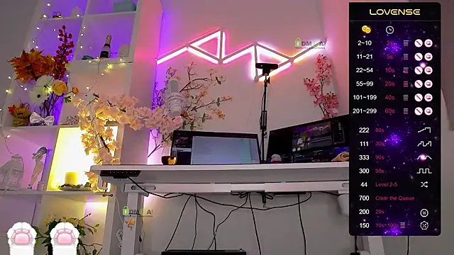 Elena-Marilyn online show from 11/21/25, 08:51