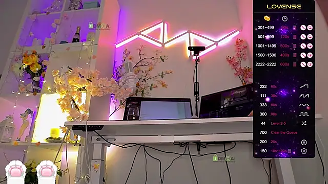 Elena-Marilyn online show from 04/17/26, 08:45