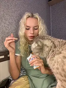 Snapshot of SIMBA_BOS chatting on 10/02/25, 02:40 SIMBA BOS online show from 10/02/25, 02:40