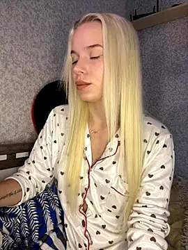 Snapshot of SIMBA_BOS chatting on 10/24/25, 02:19 SIMBA BOS online show from 10/24/25, 02:19