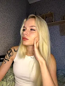 Snapshot of SIMBA_BOS chatting on 11/12/25, 02:01 SIMBA BOS online show from 11/12/25, 02:01