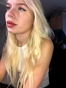 Snapshot of SIMBA_BOS chatting on 11/20/25, 02:23 SIMBA BOS online show from 11/20/25, 02:23