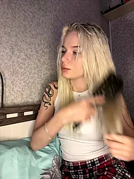 Snapshot of SIMBA_BOS chatting on 12/16/25, 02:27 SIMBA BOS online show from 12/16/25, 02:27