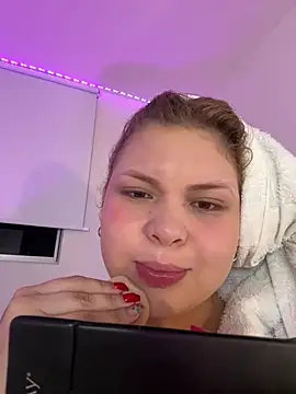 Snapshot of AshlyRouse chatting on 03/21/25, 01:24 AshlyRouse online show from 03/21/25, 01:24