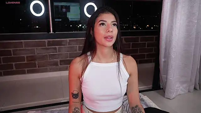 Snapshot of Veronica_ar chatting on 02/19/25, 01:40 Veronica ar online show from 02/19/25, 01:40