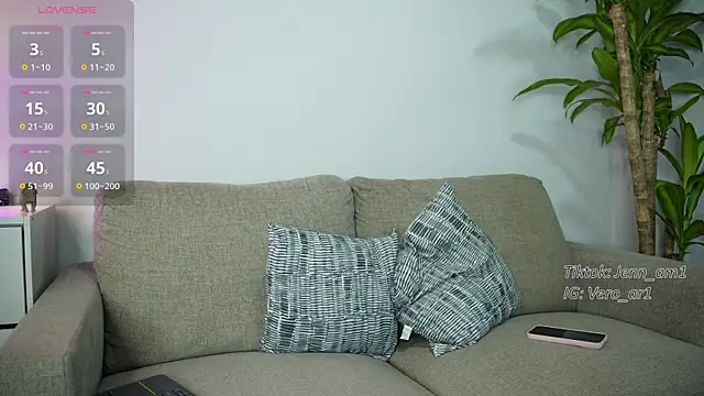 Snapshot of Veronica_ar chatting on 10/20/25, 12:22 Veronica ar online show from 10/20/25, 12:22