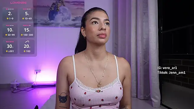 Snapshot of Veronica_ar chatting on 10/31/25, 03:07 Veronica ar online show from 10/31/25, 03:07