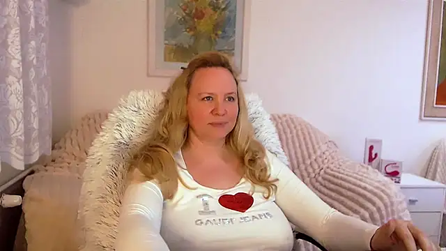 Sarah4you online show from 02/02/25, 07:14