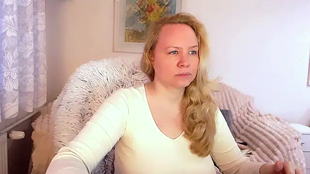 Sarah4you online show from 03/01/25, 04:33