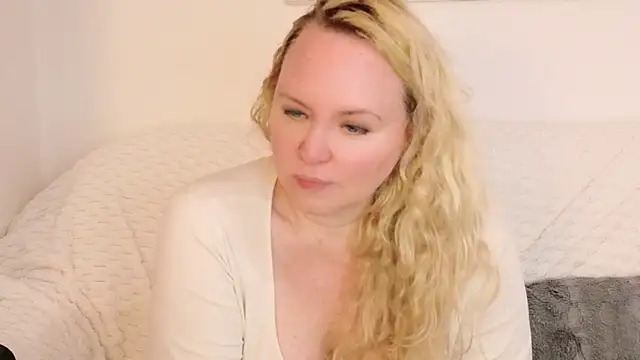 Sarah4you online show from 11/26/25, 09:38