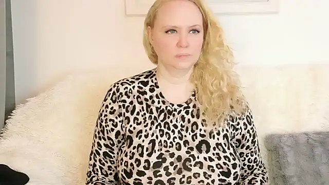 Sarah4you online show from 03/30/26, 08:43