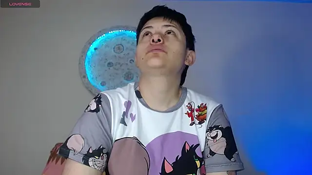 girl intense444 online show from 01/05/25, 12:42