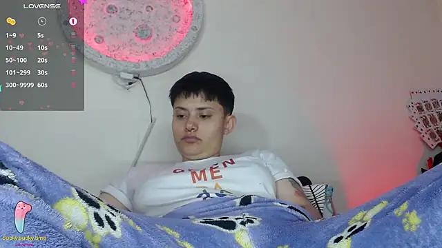 girl intense444 online show from 01/24/25, 04:06