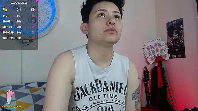 girl intense444 online show from 02/11/25, 01:09