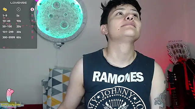 girl intense444 online show from 03/18/25, 04:15