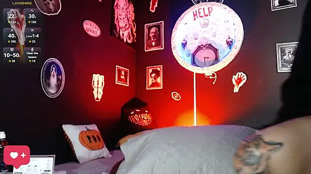 girl intense444 online show from 10/15/25, 12:49