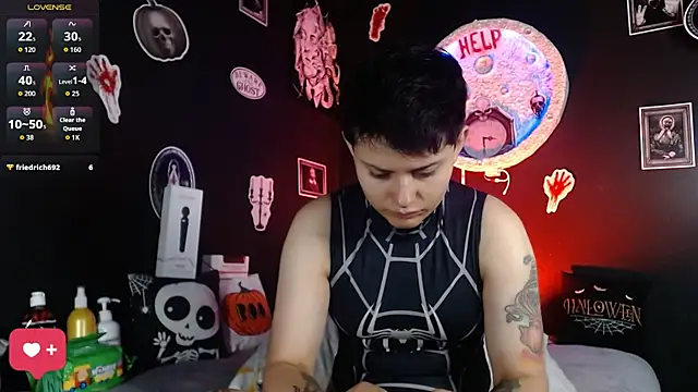 girl intense444 online show from 10/17/25, 12:52