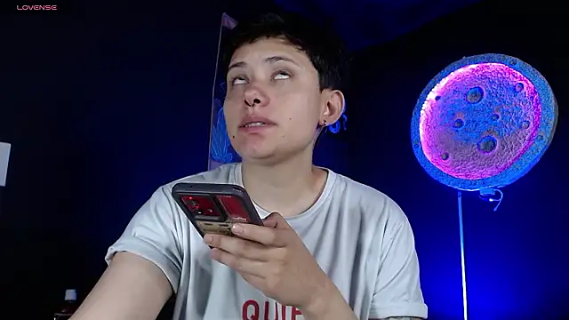 girl intense444 online show from 03/13/26, 12:45