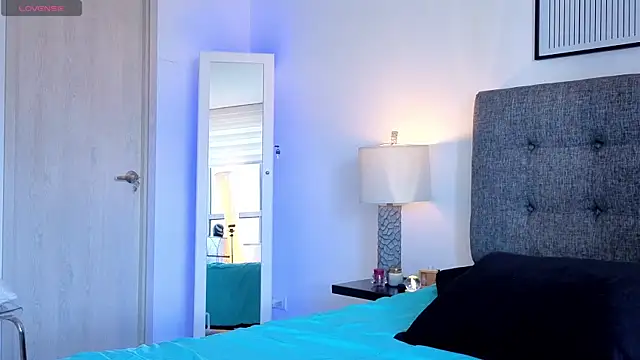 mandi4pole  online show from 03/22/25, 08:48