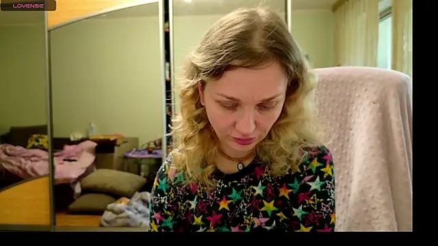 ModelEva online show from 04/25/26, 12:08