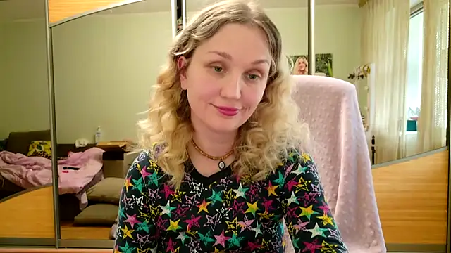 ModelEva online show from 04/25/26, 01:41