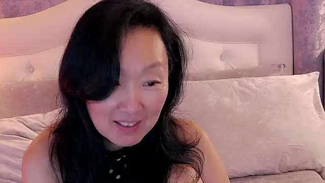 Asian legs online show from 07/17/26, 10:22