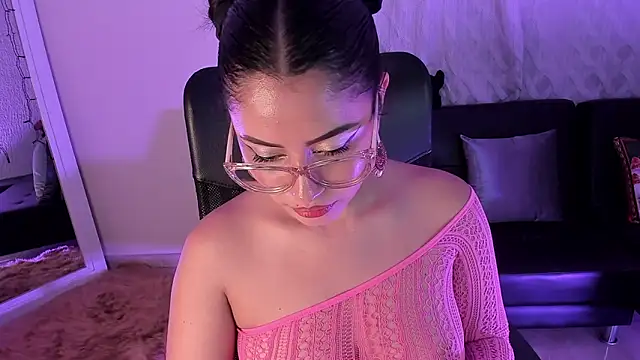 Snapshot of PaulinaBelushi chatting on 12/21/24, 01:15 PaulinaBelushi online show from 12/21/24, 01:15