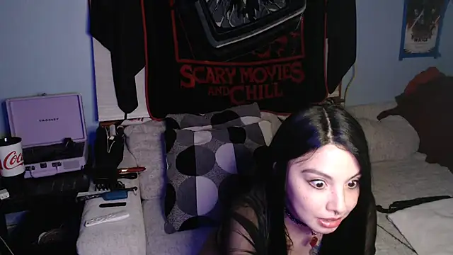 Snapshot of NativeNymph chatting on 10/15/25, 07:19 NativeNymph online show from 10/15/25, 07:19