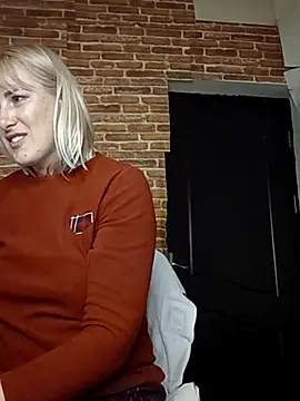 Snapshot of _Horny_milf_ chatting on 03/16/25, 02:10 Horny milf online show from 03/16/25, 02:10