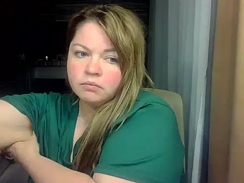 Snapshot of cute__cherry chatting on 05/06/26, 09:53 cute cherry online show from 05/06/26, 09:53
