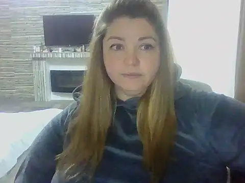 Snapshot of cute__cherry chatting on 05/13/26, 04:26 cute cherry online show from 05/13/26, 04:26