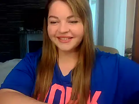 Snapshot of cute__cherry chatting on 05/20/26, 06:41 cute cherry online show from 05/20/26, 06:41
