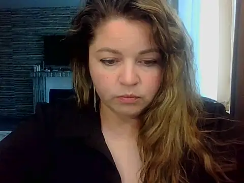 Snapshot of cute__cherry chatting on 05/30/26, 03:09 cute cherry online show from 05/30/26, 03:09