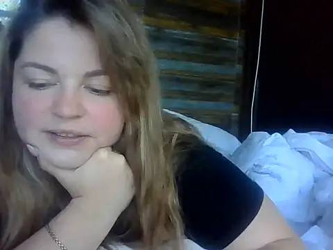Snapshot of cute__cherry chatting on 06/21/26, 03:36 cute cherry online show from 06/21/26, 03:36