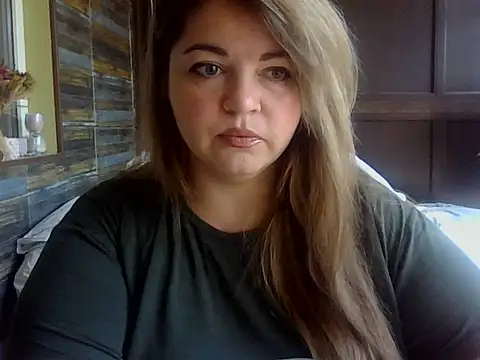 Snapshot of cute__cherry chatting on 07/17/26, 07:48 cute cherry online show from 07/17/26, 07:48
