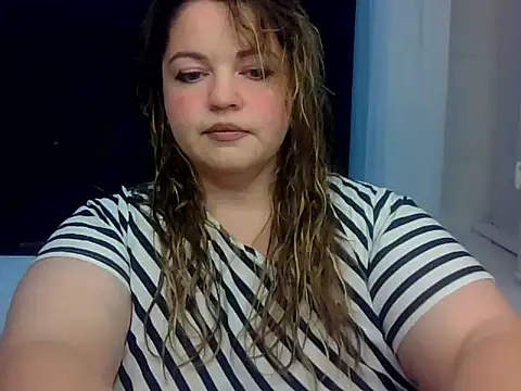 Snapshot of cute__cherry chatting on 07/27/26, 07:43 cute cherry online show from 07/27/26, 07:43