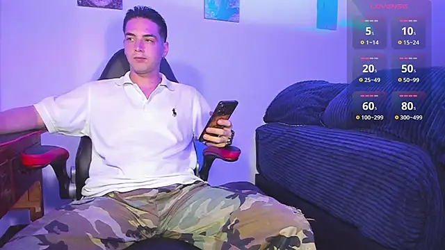 Snapshot of Alex_smith00 chatting on 12/08/24, 11:40 Alex smith00 online show from 12/08/24, 11:40