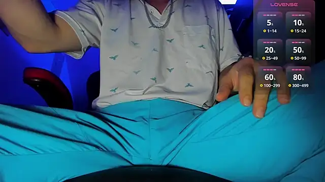 Snapshot of Alex_smith00 chatting on 12/20/24, 12:41 Alex smith00 online show from 12/20/24, 12:41