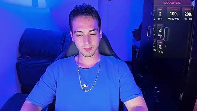 Snapshot of Alex_smith00 chatting on 01/04/25, 02:25 Alex smith00 online show from 01/04/25, 02:25